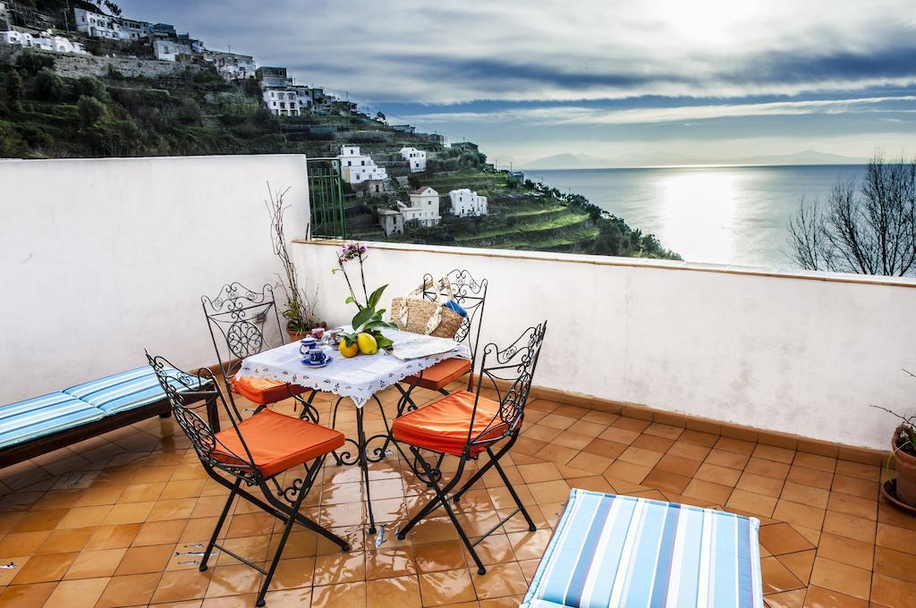 Tenuta Mamma Carmela Amalfi Rum bild
